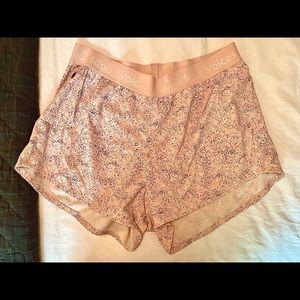 Outdoor voices M lounge short